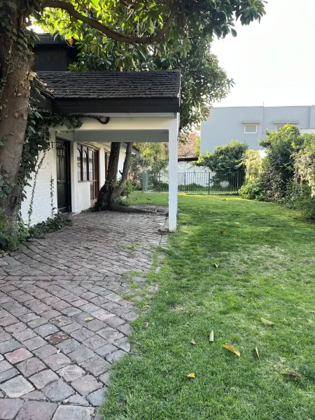 Arriendo Casa Clásica En Vitacura, Barrio Lo Matta