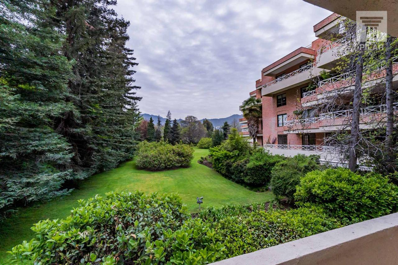 Clásico Departamento en Camino de La Posada, Las Condes – Piso Completo